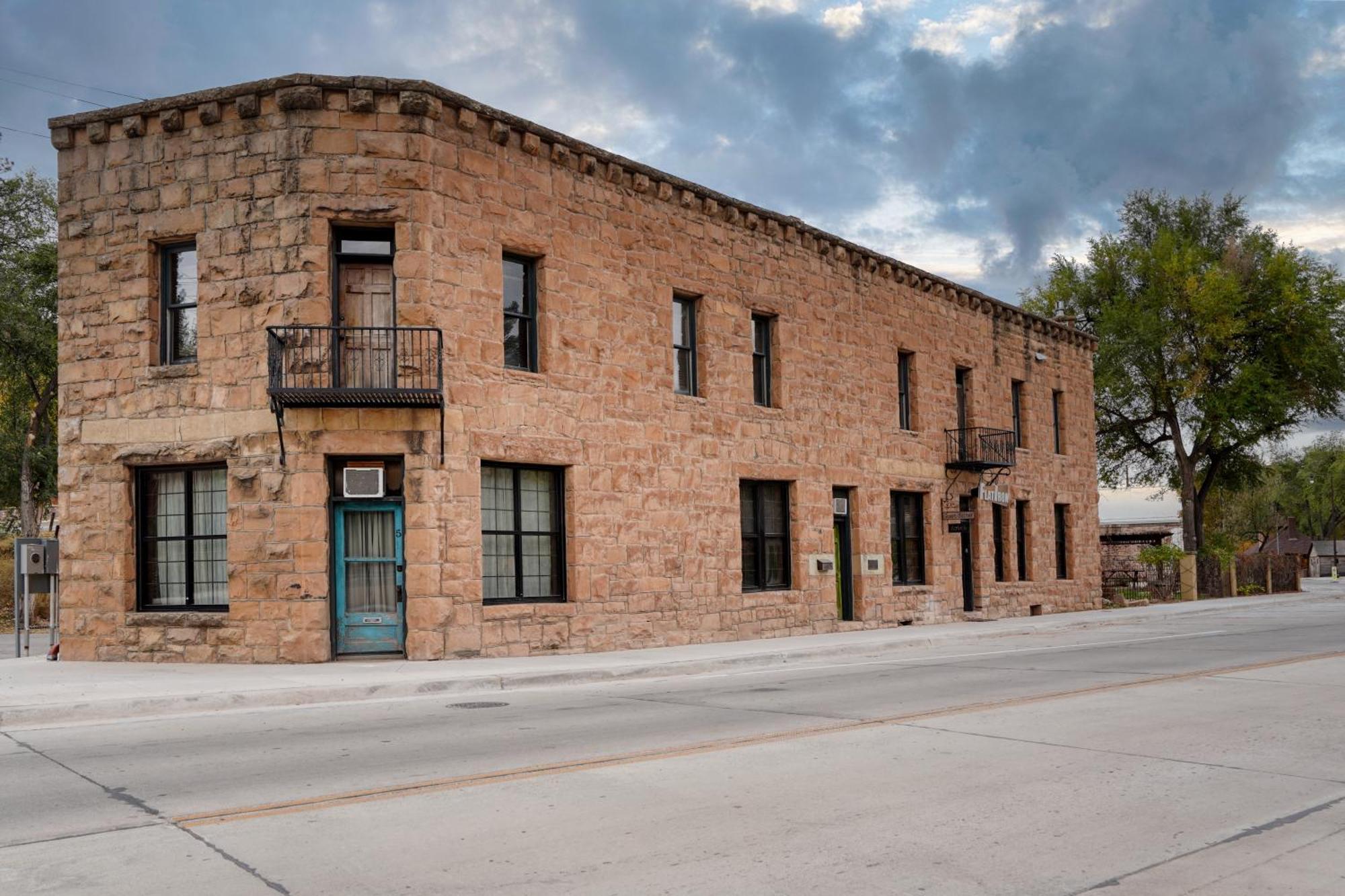 Flatiron Suite 102 - Historic Sandstone Hotel Hot Springs Esterno foto