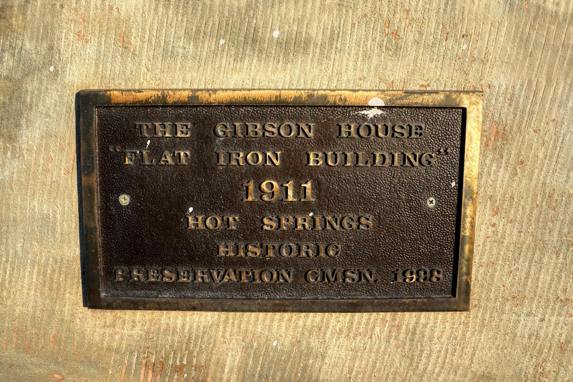 Flatiron Suite 102 - Historic Sandstone Hotel Hot Springs Esterno foto